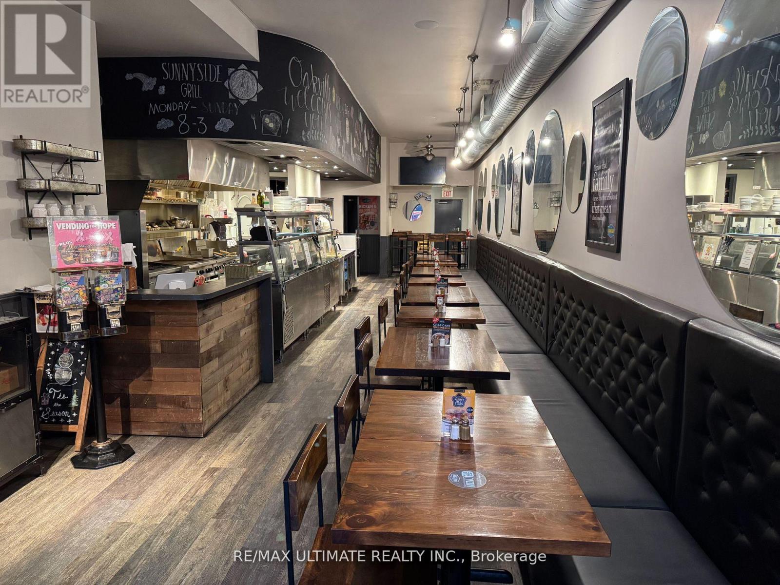 337 Lakeshore Road E, Oakville (Oo Old Oakville), Ontario  L6J 1J4 - Photo 3 - W12896632