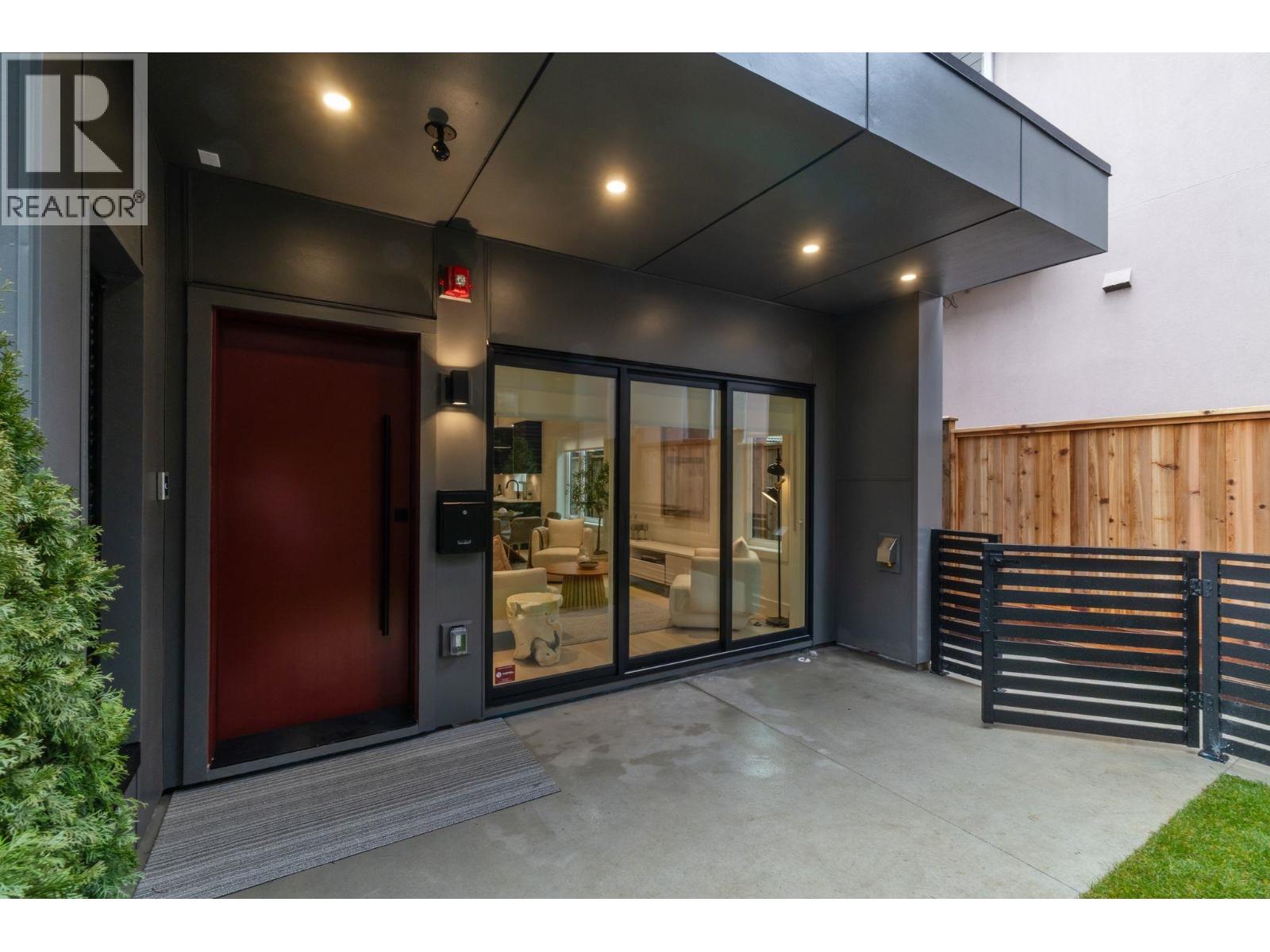 2 2539 Grant Street, Vancouver, British Columbia  V5K 3G6 - Photo 31 - R3101007