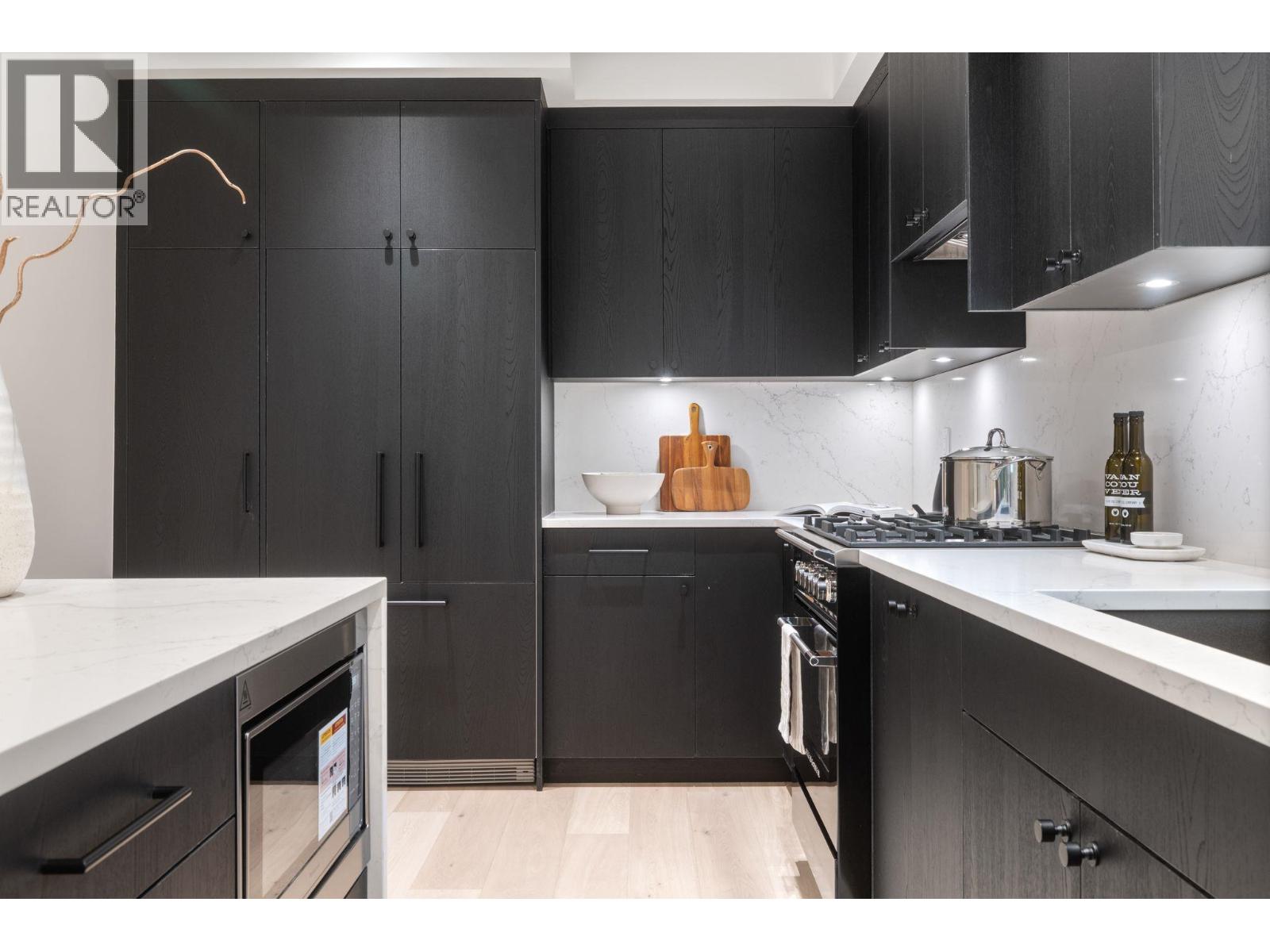 2 2539 Grant Street, Vancouver, British Columbia  V5K 3G6 - Photo 10 - R3101007