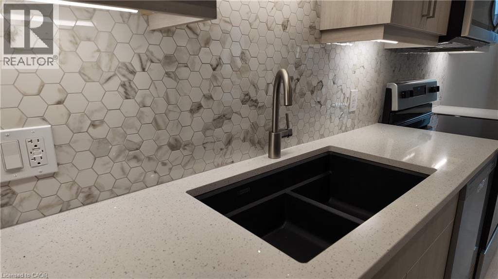 525 Erinbrook Drive Unit# C055, Kitchener, Ontario  N2E 3M8 - Photo 3 - 40813044