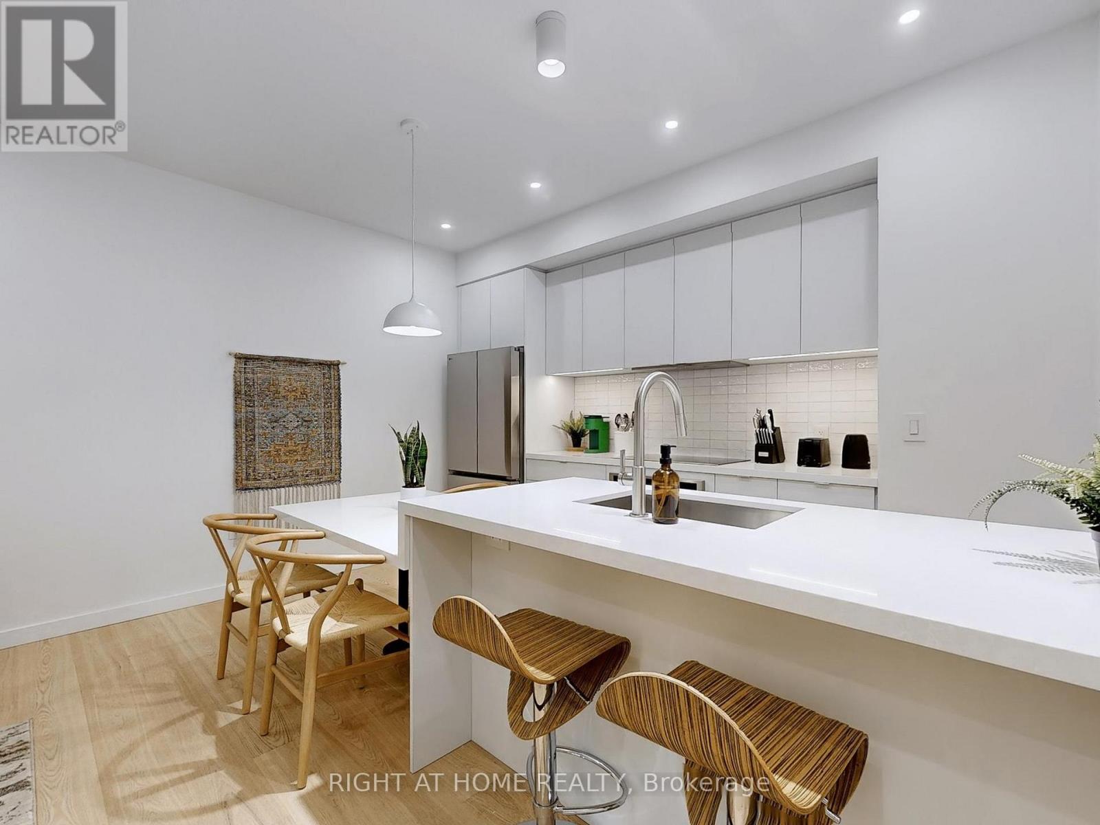 2 - 798 Dovercourt Road, Toronto, Ontario  M6H 2X3 - Photo 5 - W12702966