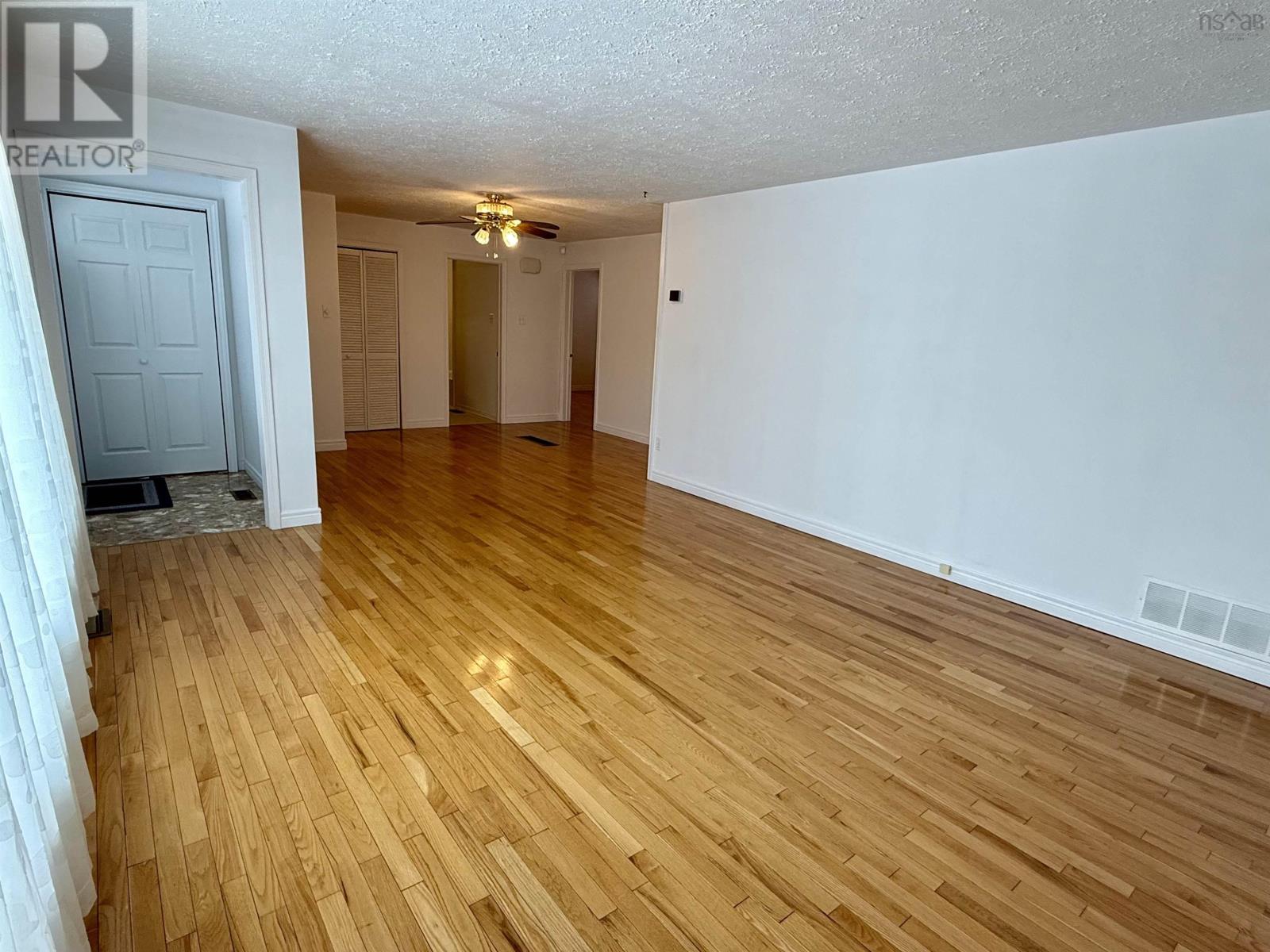 50 Kaullback Street, Truro, Nova Scotia  B2N 3M6 - Photo 4 - 202604697