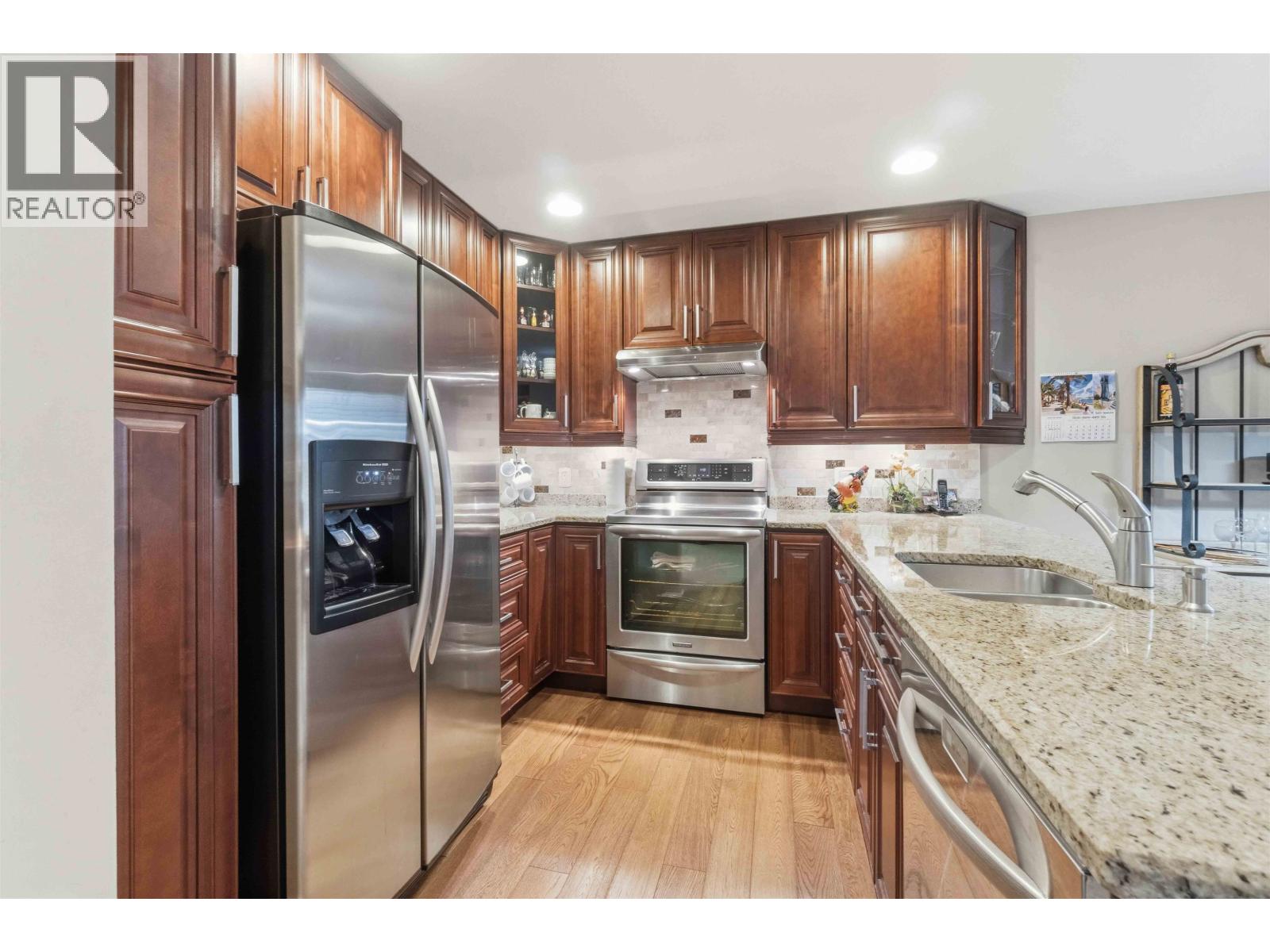 1 3300 Plateau Boulevard, Coquitlam, British Columbia  V3E 3L6 - Photo 10 - R3101087