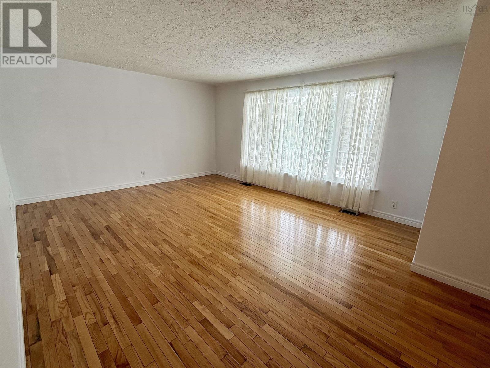 50 Kaullback Street, Truro, Nova Scotia  B2N 3M6 - Photo 5 - 202604697