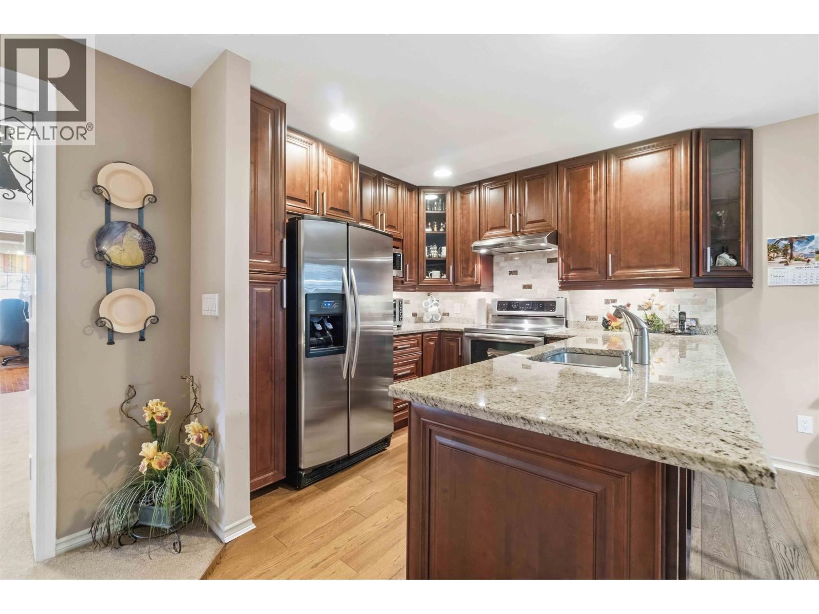 1 3300 Plateau Boulevard, Coquitlam, British Columbia  V3E 3L6 - Photo 9 - R3101087