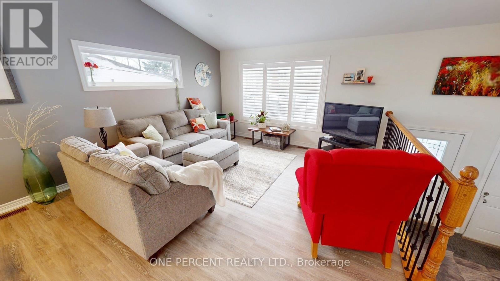 362 Lakeside Road, Fort Erie (Crescent Park), Ontario  L2A 4X4 - Photo 3 - X12896598