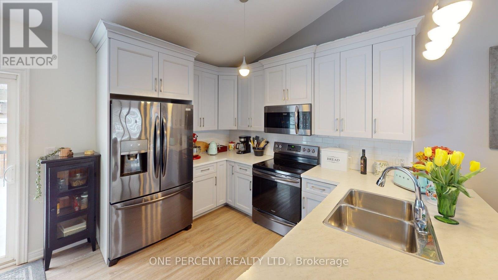 362 Lakeside Road, Fort Erie (Crescent Park), Ontario  L2A 4X4 - Photo 7 - X12896598