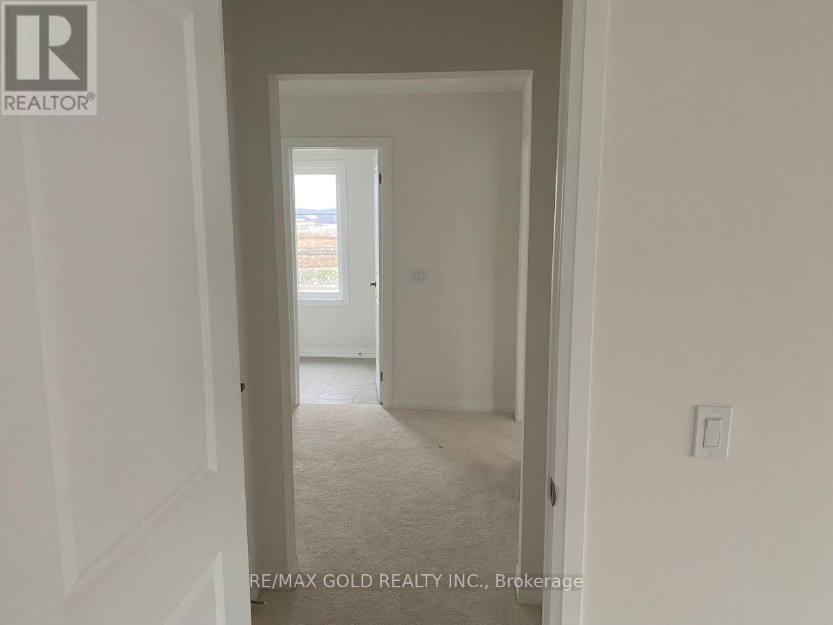 3 Pinnacle Court, Hamilton (Mount Hope), Ontario  L0R 1W0 - Photo 10 - X12896610