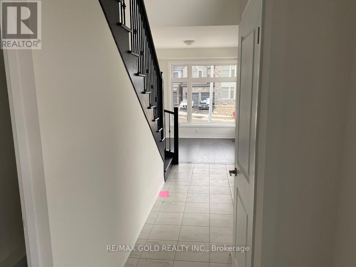 3 Pinnacle Court, Hamilton (Mount Hope), Ontario  L0R 1W0 - Photo 24 - X12896610