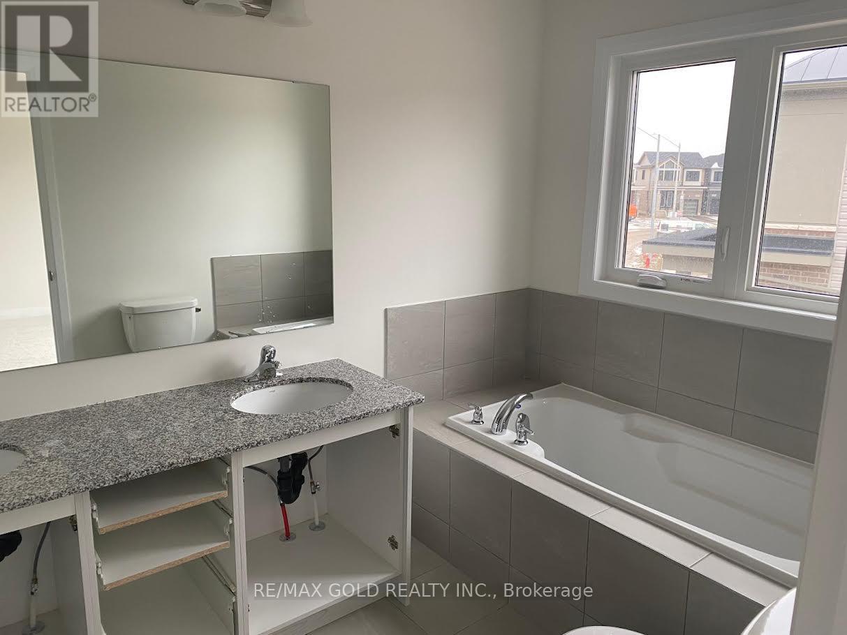 3 Pinnacle Court, Hamilton (Mount Hope), Ontario  L0R 1W0 - Photo 30 - X12896610