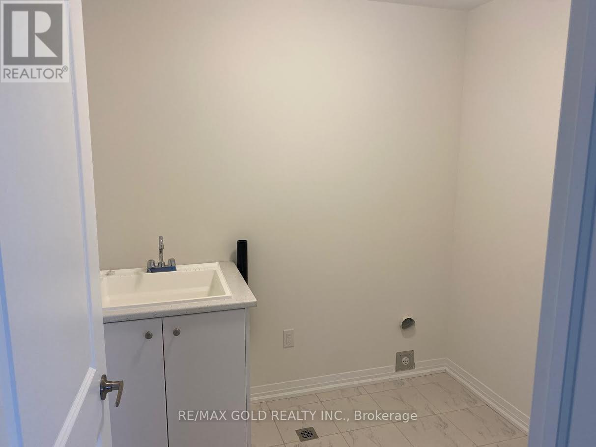 3 Pinnacle Court, Hamilton (Mount Hope), Ontario  L0R 1W0 - Photo 8 - X12896610