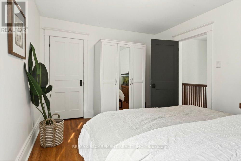 69 Balmoral Avenue S, Hamilton (Delta), Ontario  L8M 3K1 - Photo 24 - X12896642