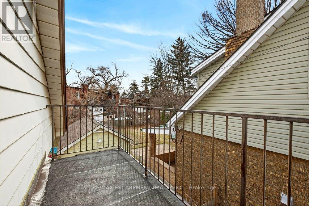 69 Balmoral Avenue S, Hamilton (Delta), Ontario  L8M 3K1 - Photo 34 - X12896642