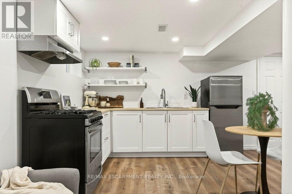 69 Balmoral Avenue S, Hamilton (Delta), Ontario  L8M 3K1 - Photo 40 - X12896642