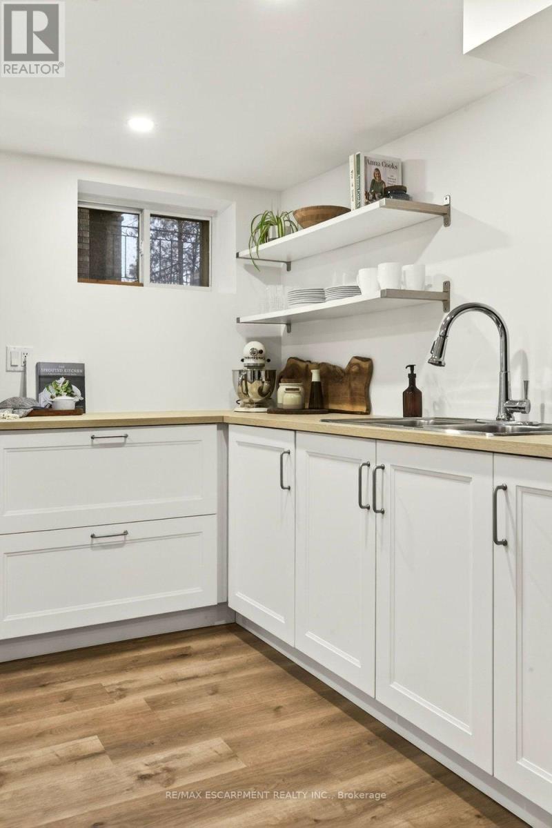 69 Balmoral Avenue S, Hamilton (Delta), Ontario  L8M 3K1 - Photo 41 - X12896642