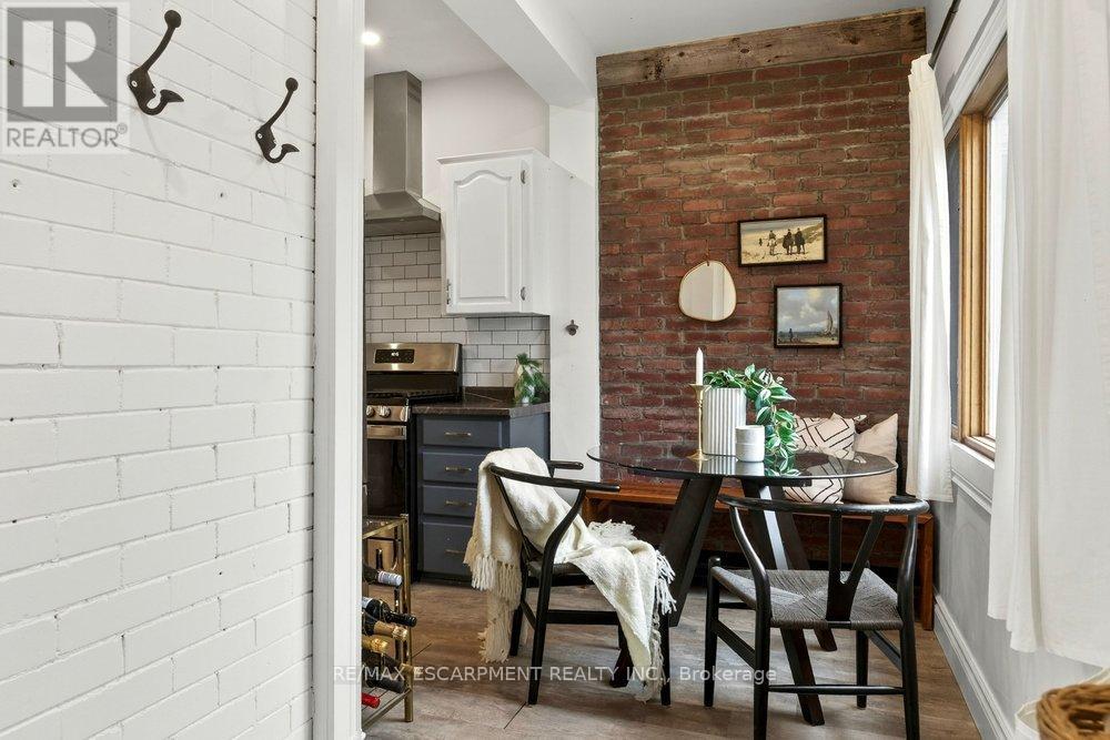 69 Balmoral Avenue S, Hamilton (Delta), Ontario  L8M 3K1 - Photo 7 - X12896642