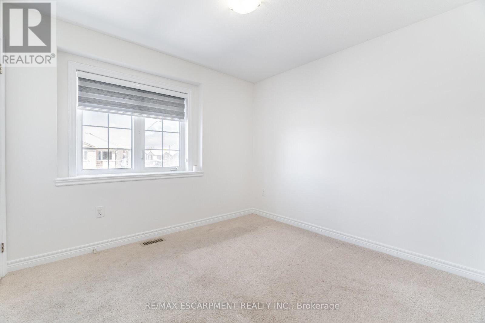 136 Westbank Trail, Hamilton (Stoney Creek Mountain), Ontario  L8J 1R5 - Photo 17 - X12896646