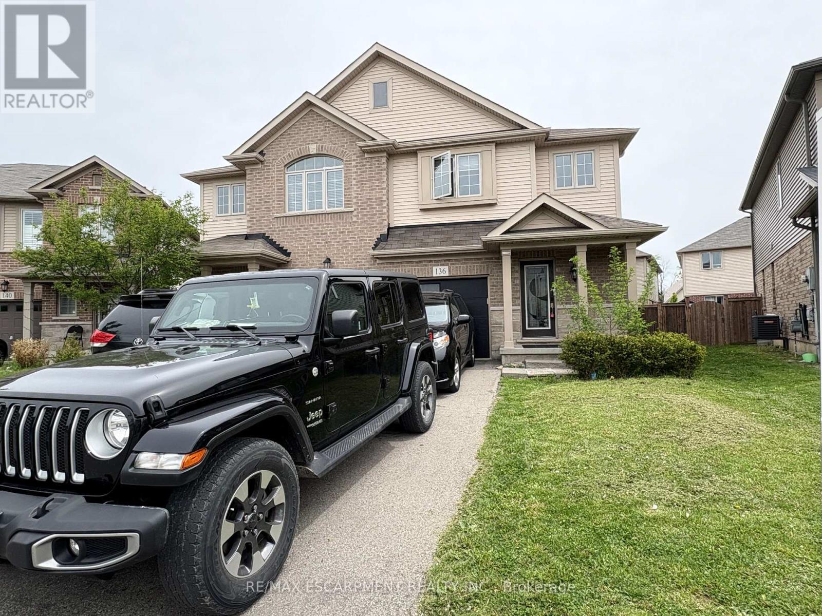 136 Westbank Trail, Hamilton (Stoney Creek Mountain), Ontario  L8J 1R5 - Photo 4 - X12896646