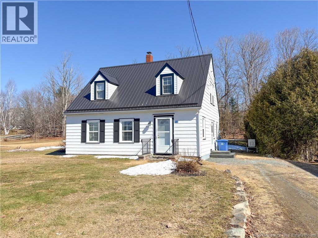 70 High Street, Hartland, New Brunswick  E7P 2L2 - Photo 1 - NB135278