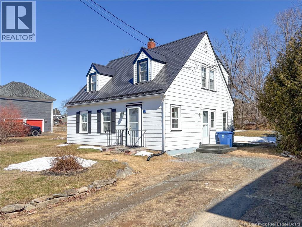 70 High Street, Hartland, New Brunswick  E7P 2L2 - Photo 2 - NB135278