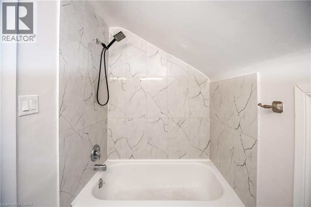 30 Elm Street, St. Catharines, Ontario  L2P 2B7 - Photo 15 - 40813215