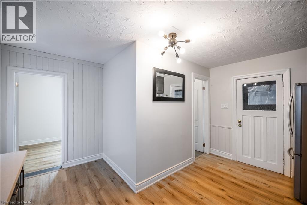 30 Elm Street, St. Catharines, Ontario  L2P 2B7 - Photo 6 - 40813215