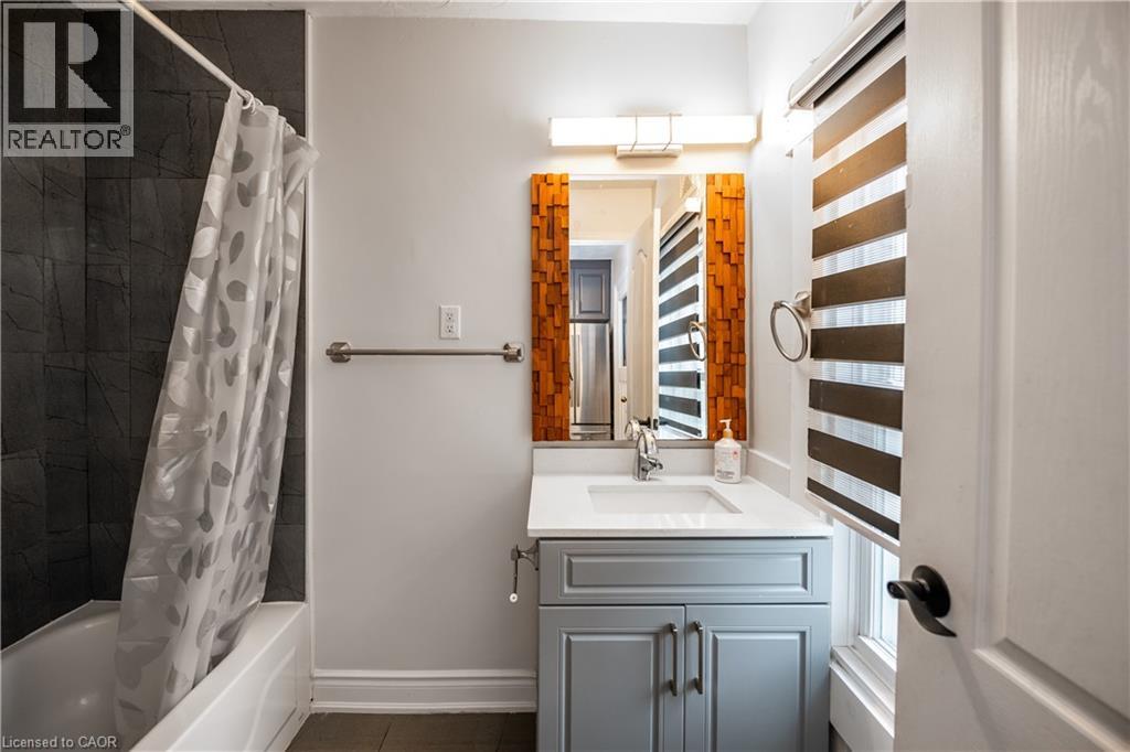 30 Elm Street, St. Catharines, Ontario  L2P 2B7 - Photo 7 - 40813215