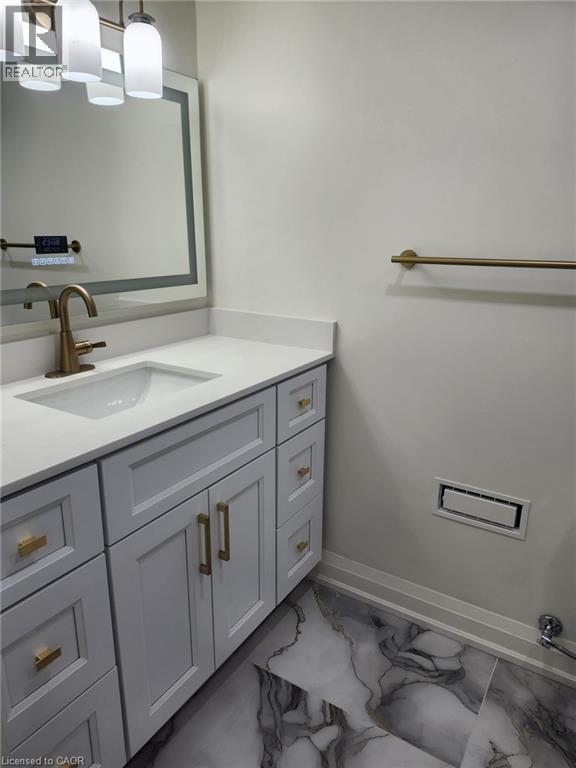 211 Granite Ridge Trail, Hamilton, Ontario  L8B 1Z1 - Photo 4 - 40812316