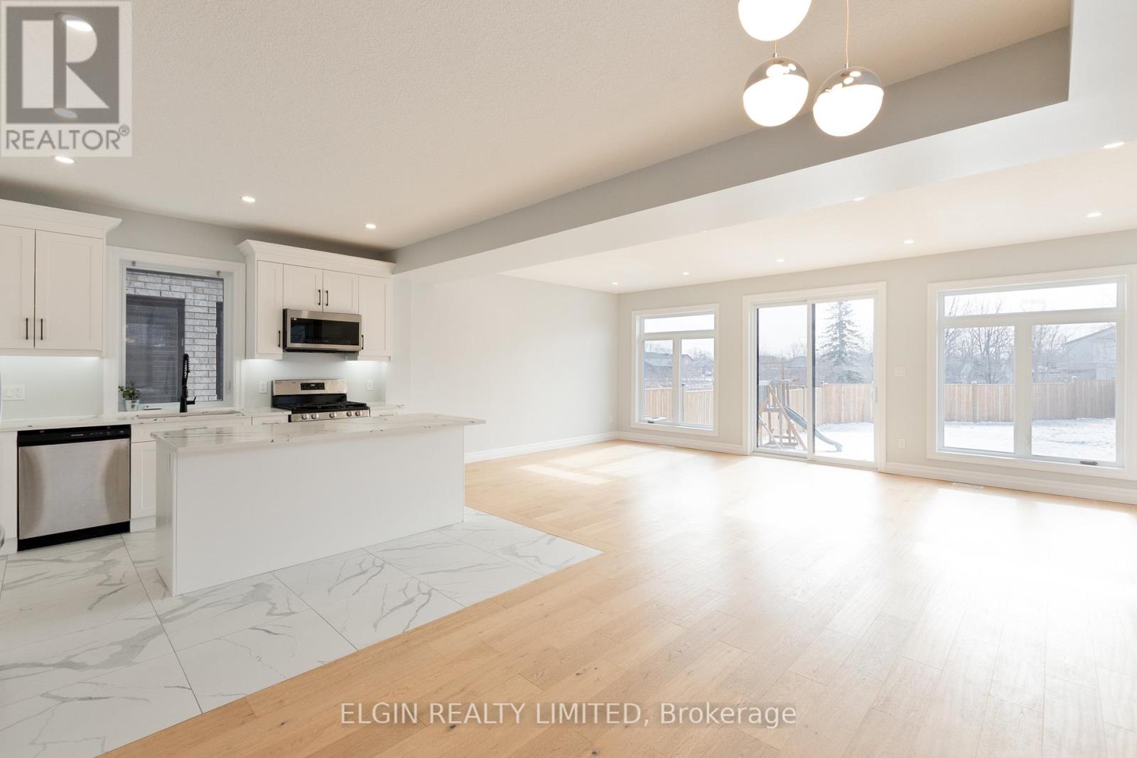 41531 Florence Court, Southwold, Ontario  N5P 4N4 - Photo 6 - X12896732