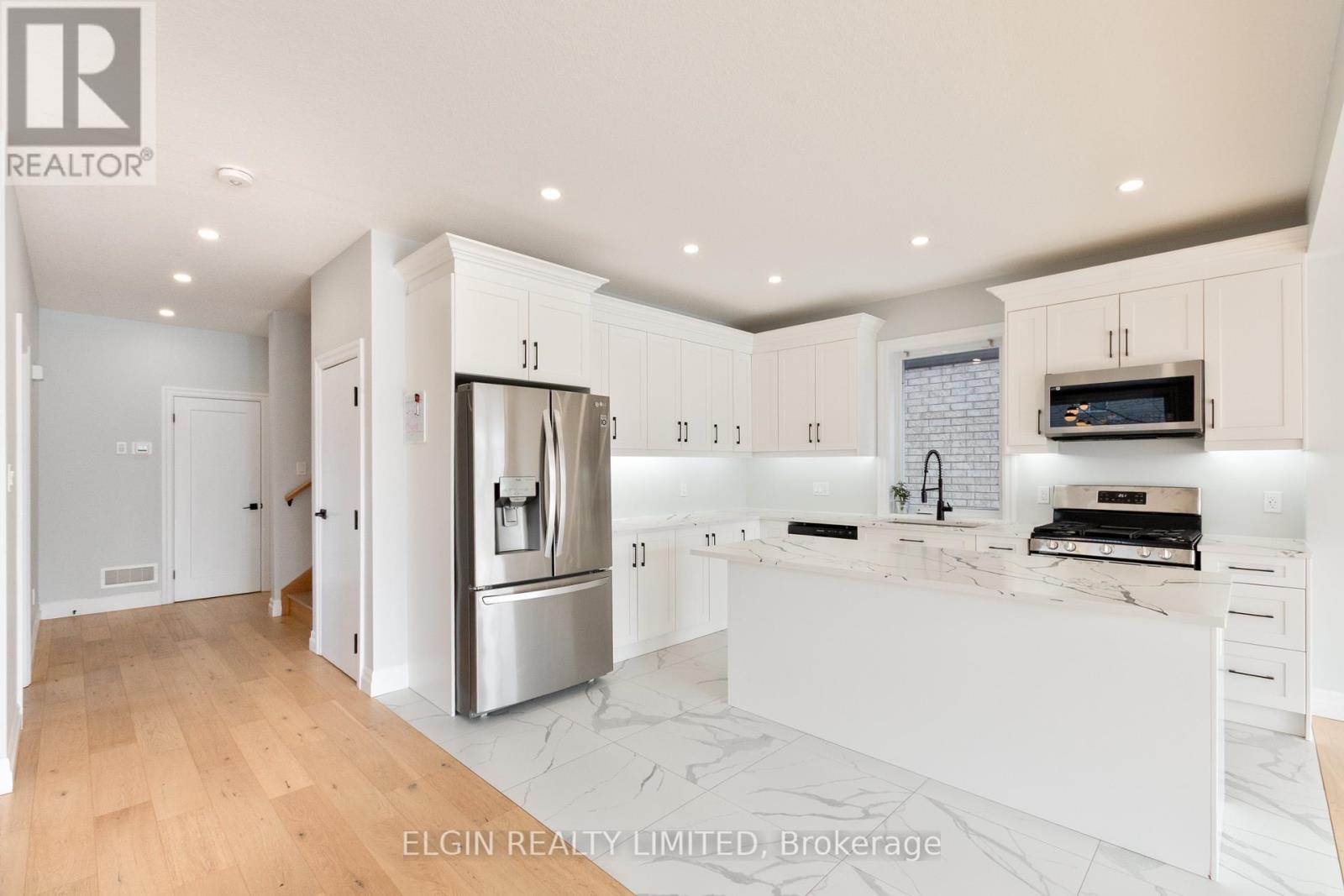 41531 Florence Court, Southwold, Ontario  N5P 4N4 - Photo 7 - X12896732