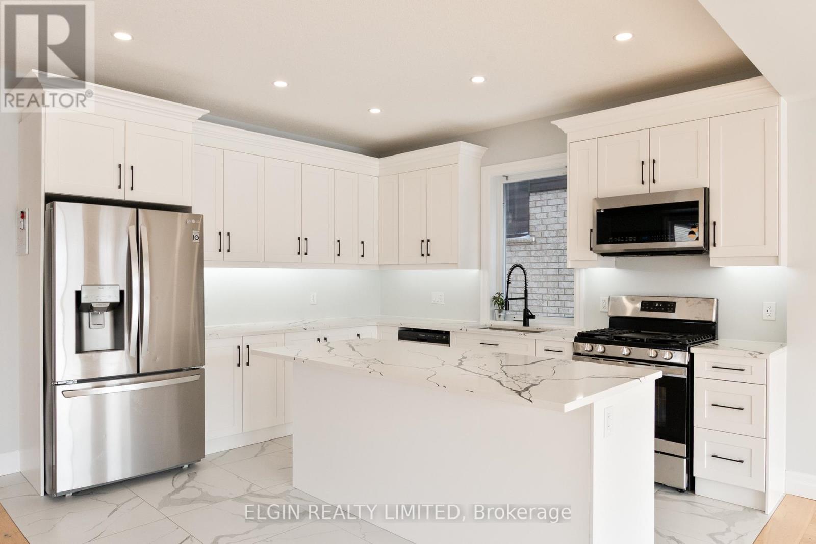 41531 Florence Court, Southwold, Ontario  N5P 4N4 - Photo 8 - X12896732