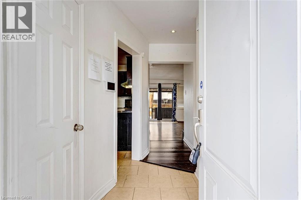 16 Woodward Avenue, Brampton, Ontario  L6V 1K1 - Photo 3 - 40792043