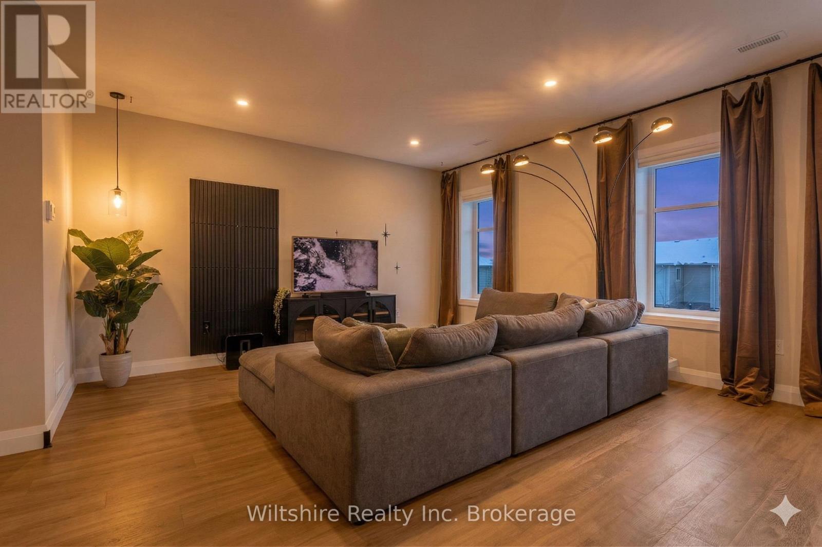 1105 - 361 Quarter Town Line, Tillsonburg, Ontario  N4G 0K2 - Photo 3 - X12709848