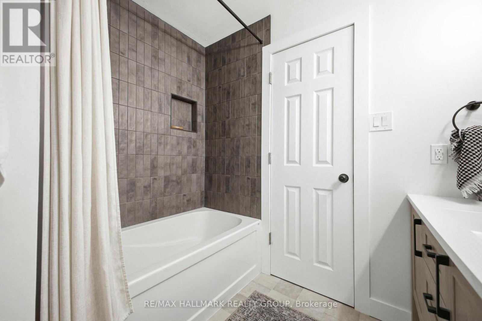 7055 Shadow Ridge Drive, Ottawa, Ontario  K4P 1B8 - Photo 14 - X12896670