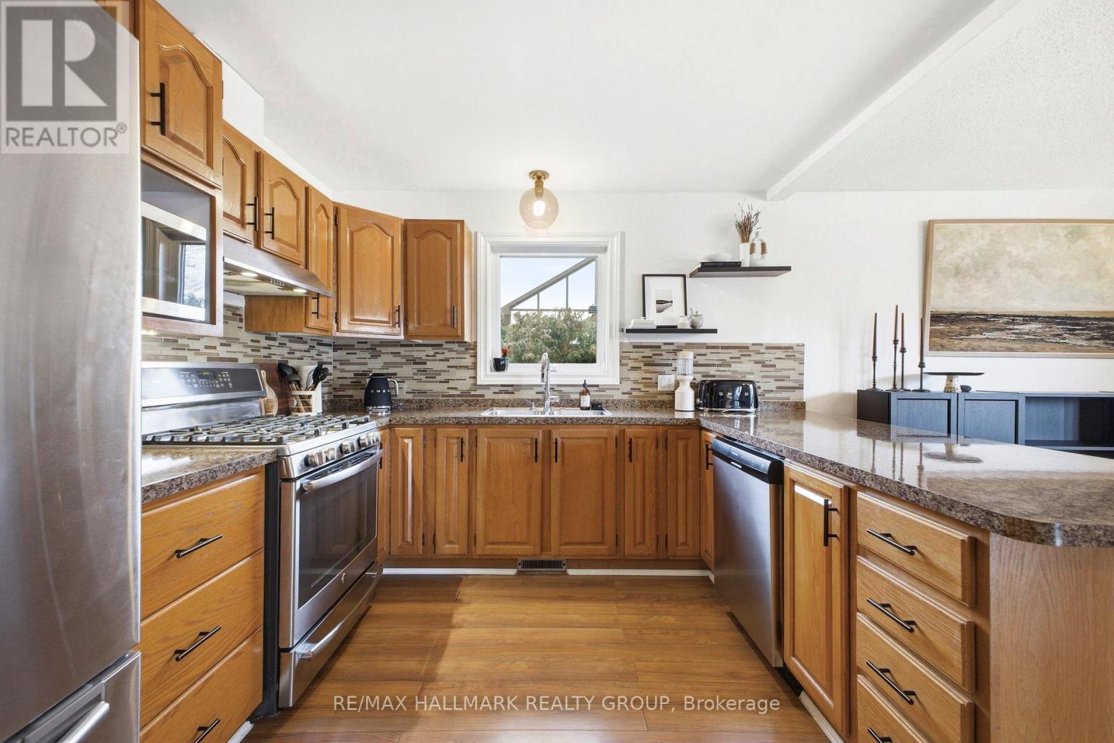 7055 Shadow Ridge Drive, Ottawa, Ontario  K4P 1B8 - Photo 9 - X12896670