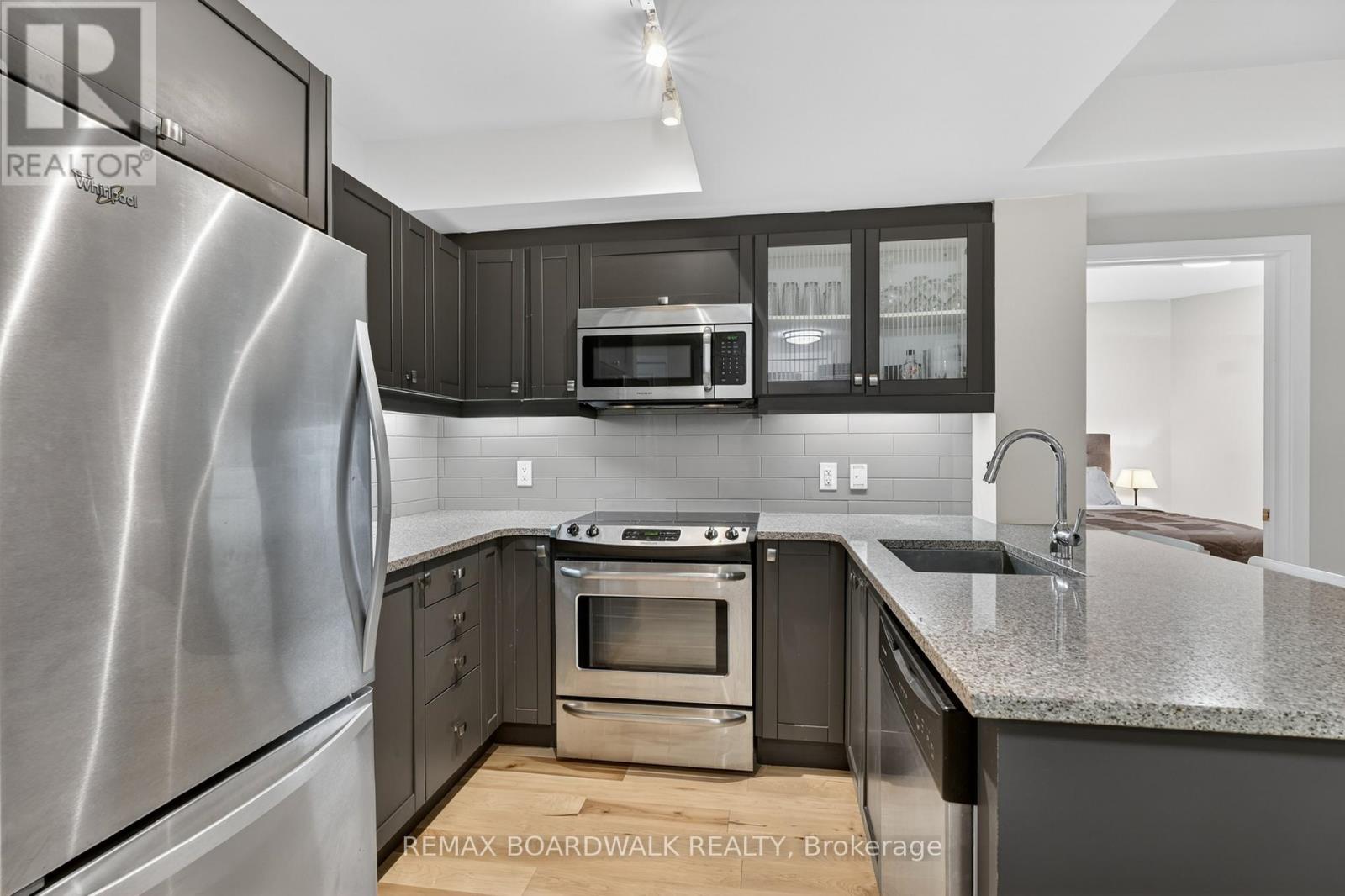 116 - 316 Bruyere Street, Ottawa, Ontario  K1N 0C3 - Photo 11 - X12896848