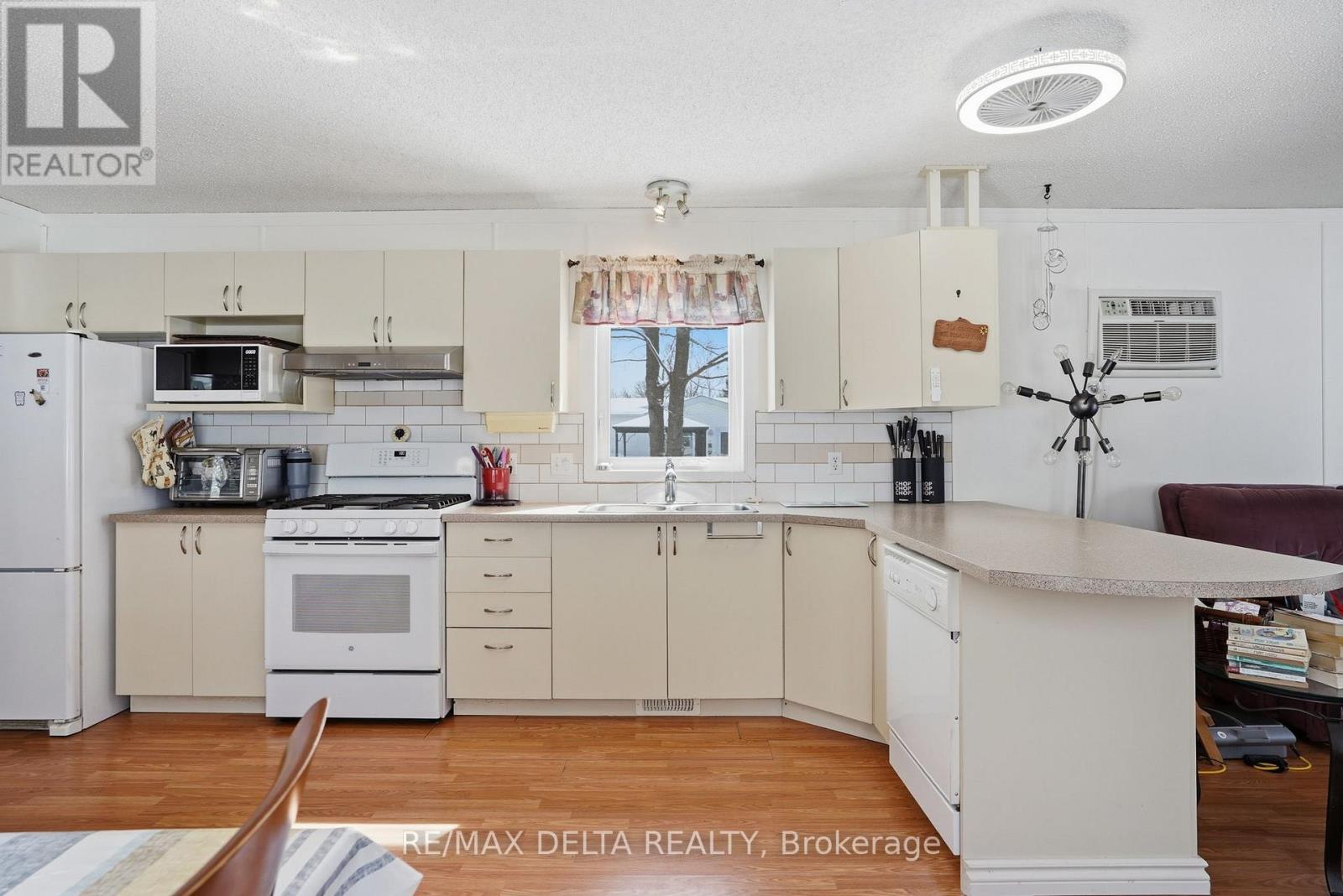 28-5279 County Road 17 Highway, Alfred And Plantagenet, Ontario  K0B 1A0 - Photo 14 - X12896852