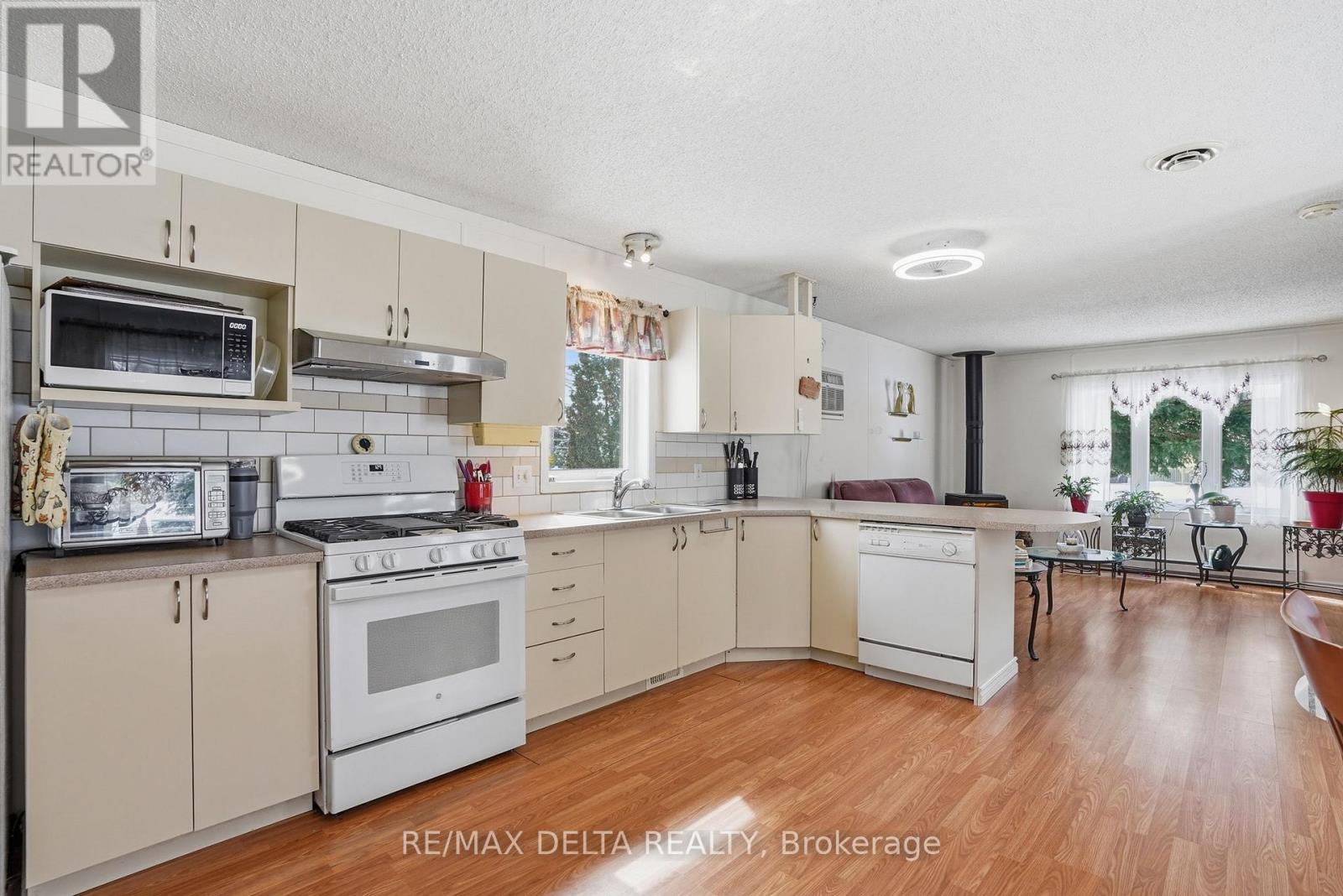 28-5279 County Road 17 Highway, Alfred And Plantagenet, Ontario  K0B 1A0 - Photo 15 - X12896852