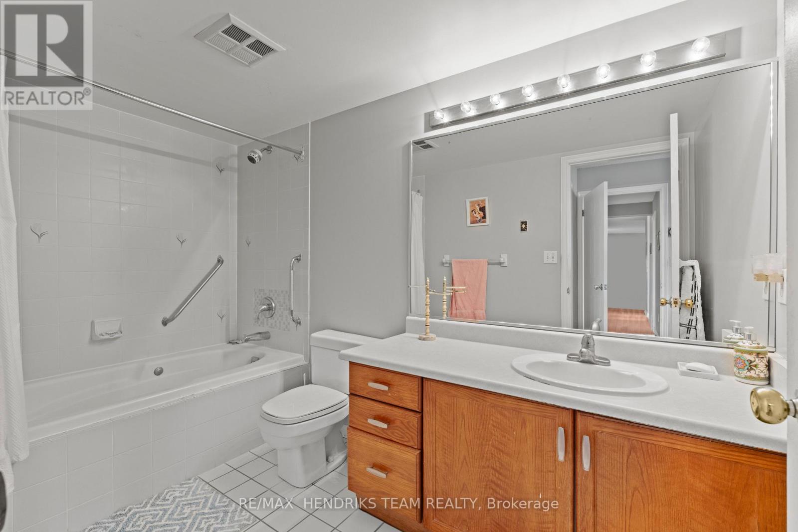 702 - 3 Towering Hts Boulevard, St. Catharines (Glendale/glenridge), Ontario  L2T 4A4 - Photo 23 - X12896668