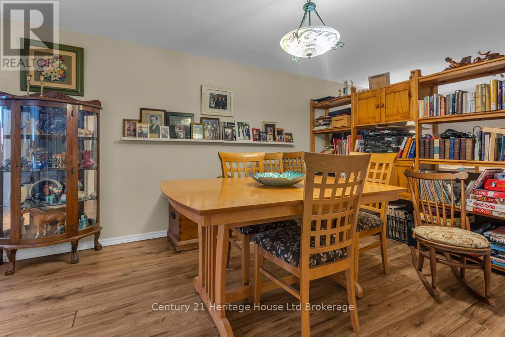 997 Vanier Avenue, Woodstock (Woodstock - North), Ontario  N4S 4K5 - Photo 23 - X12896816