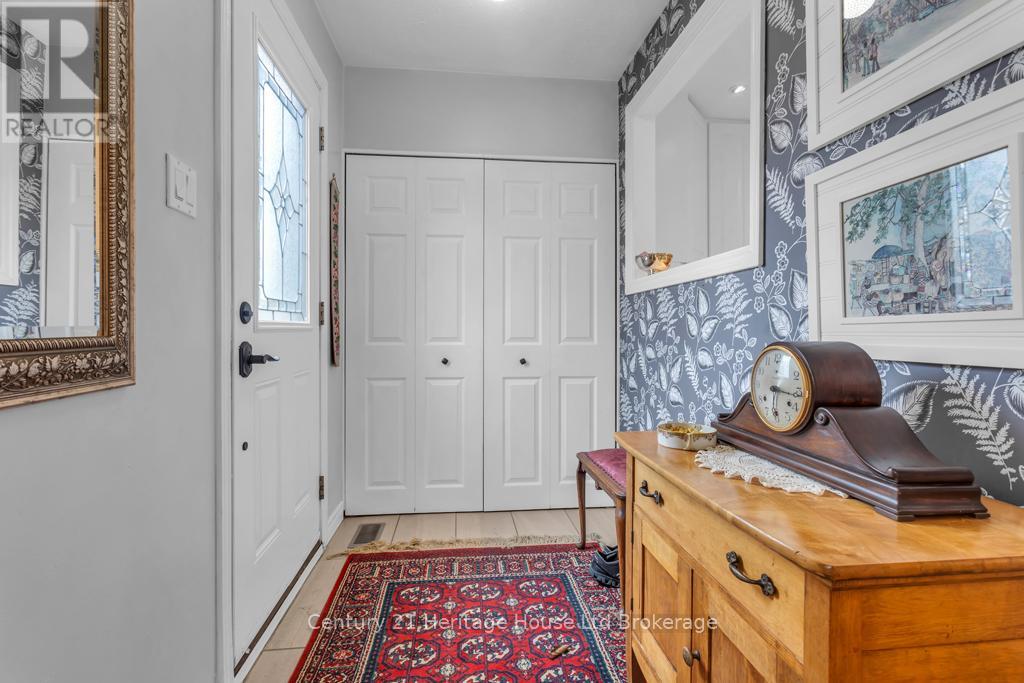 997 Vanier Avenue, Woodstock (Woodstock - North), Ontario  N4S 4K5 - Photo 4 - X12896816