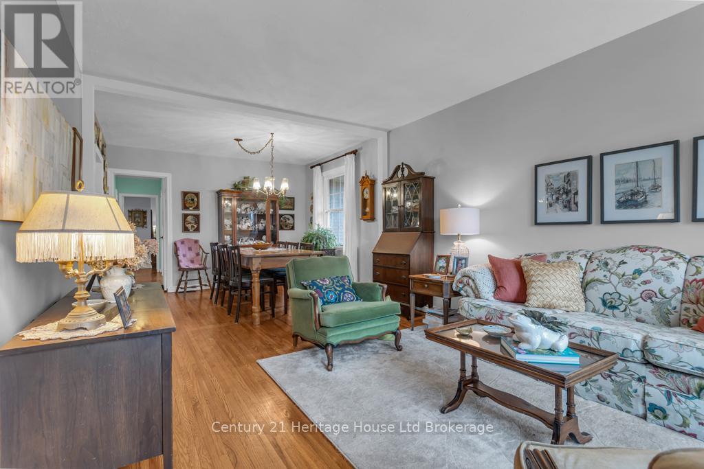 997 Vanier Avenue, Woodstock (Woodstock - North), Ontario  N4S 4K5 - Photo 6 - X12896816