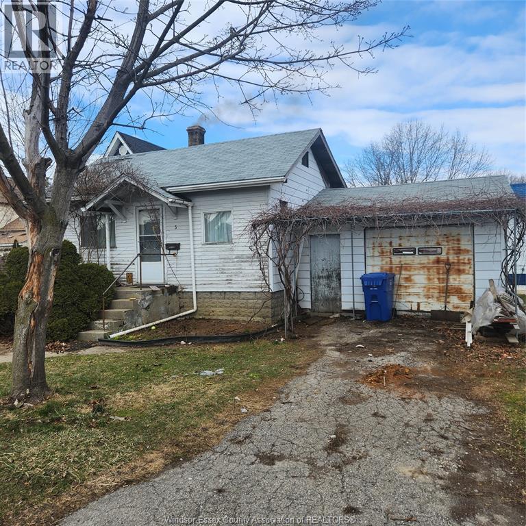5 Howard STREET, leamington, Ontario