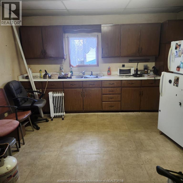 5 Howard Street, Leamington, Ontario  N8H 1G4 - Photo 3 - 26005669