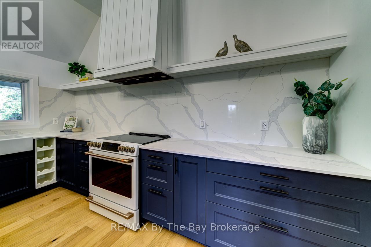 7881 Poplar Side Road, Clearview, Ontario  L9Y 5N4 - Photo 12 - S12896858