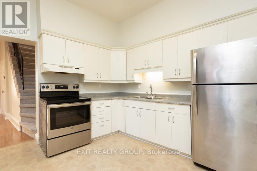 56 Moira Street W, Belleville (Belleville Ward), Ontario  K8P 1S3 - Photo 7 - X12896744