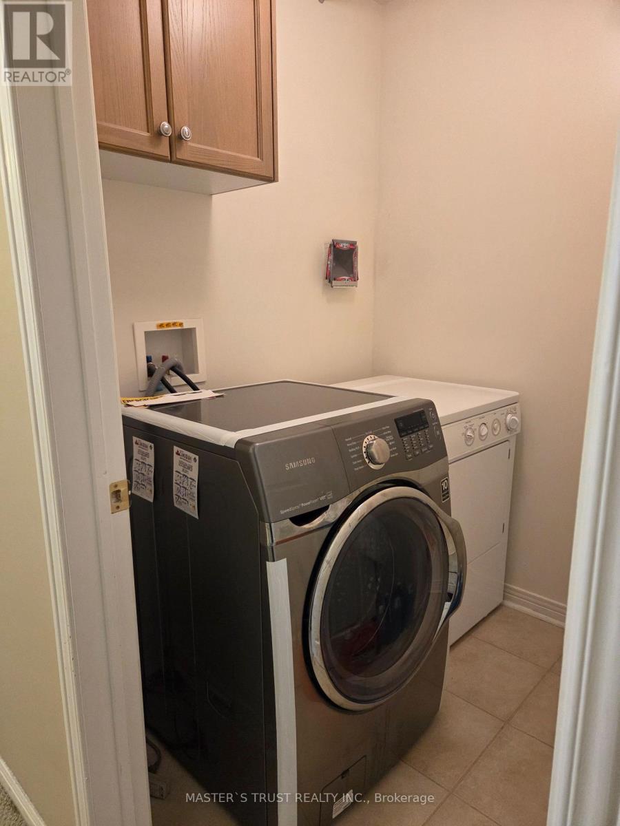 Room C - 45 Sharon Lee Drive, Markham, Ontario  L6C 2K2 - Photo 8 - N12894452