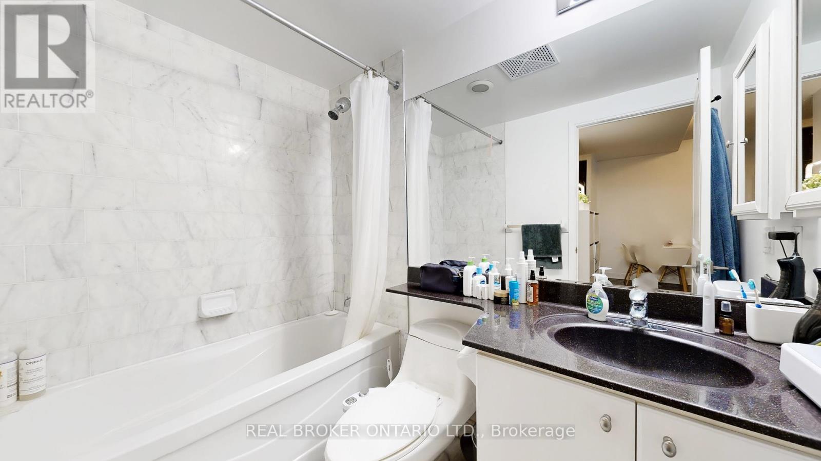 313 - 38 The Esplanade, Toronto, Ontario  M5E 1A5 - Photo 13 - C12896712