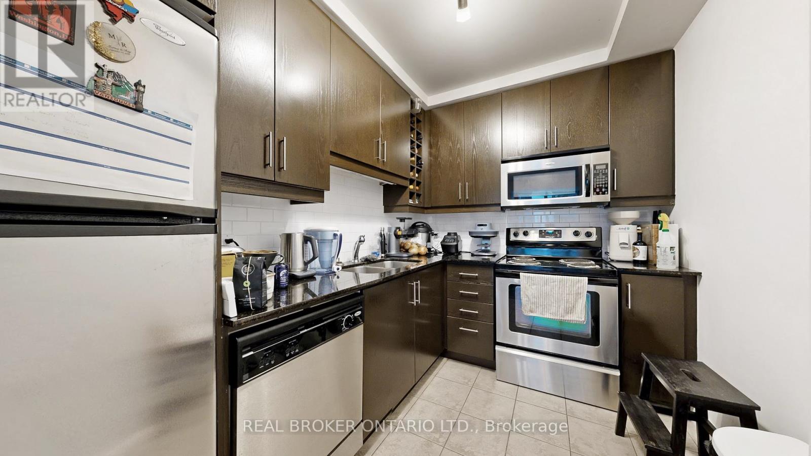 313 - 38 The Esplanade, Toronto, Ontario  M5E 1A5 - Photo 8 - C12896712