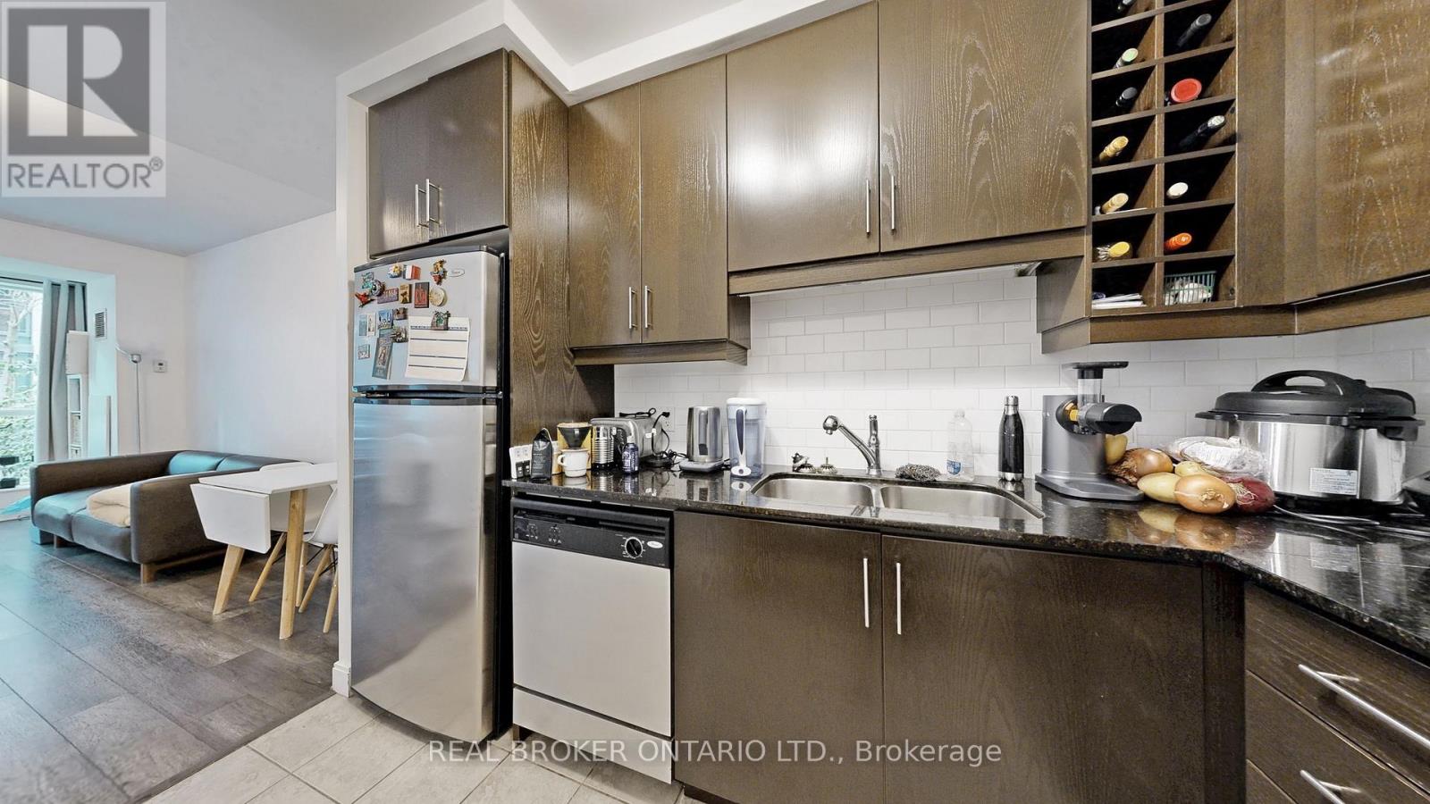 313 - 38 The Esplanade, Toronto, Ontario  M5E 1A5 - Photo 9 - C12896712